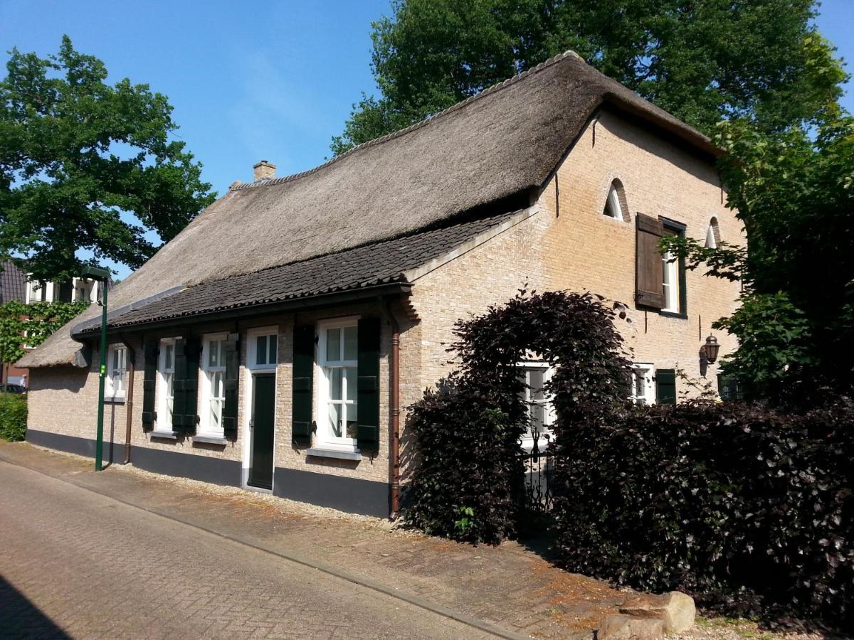 B & B De Pimpelmees 's-Gravenmoer Exteriör bild